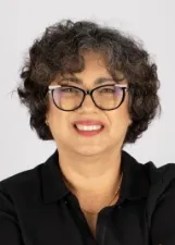 MARIA ELISABETE SCHMIDTT BASTOS DE OLIVEIRA