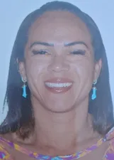 ROSELAINE LARES DE ARAÚJO