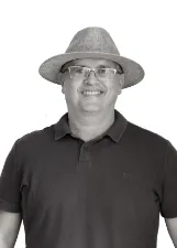 CARLOS CEZAR SANTANA VALADARES